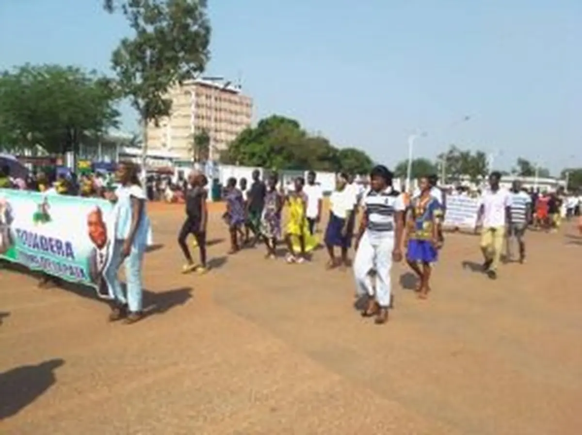 Après avoir volé leurs votes, le régime de Bangui criminalise la jeunesse centrafricaine